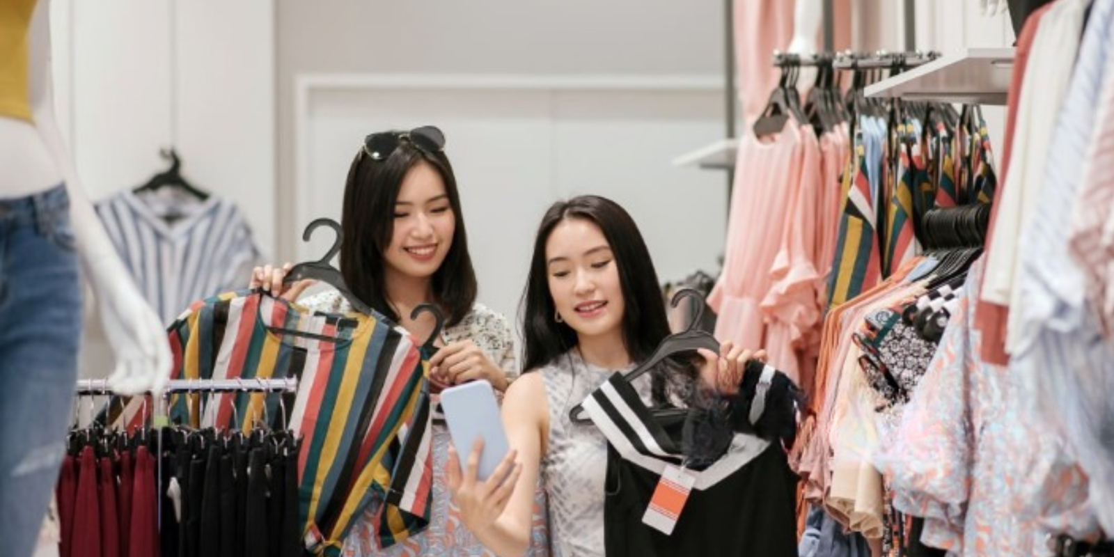 Simple Modern Photo Collage Autumn Fashion Sale Banner (7)